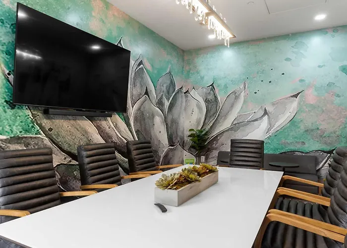 Cozysuites By The Stadium With Pool 20 Glendale