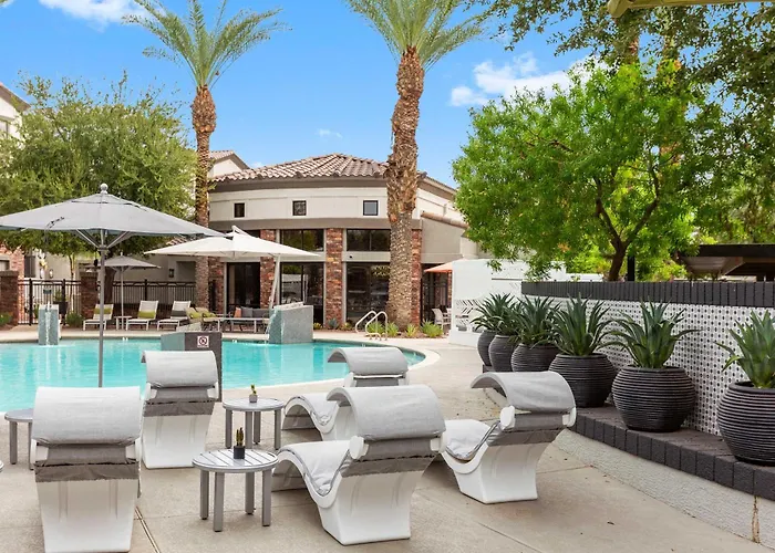 Cozysuites By The Stadium With Pool 20 Apartment