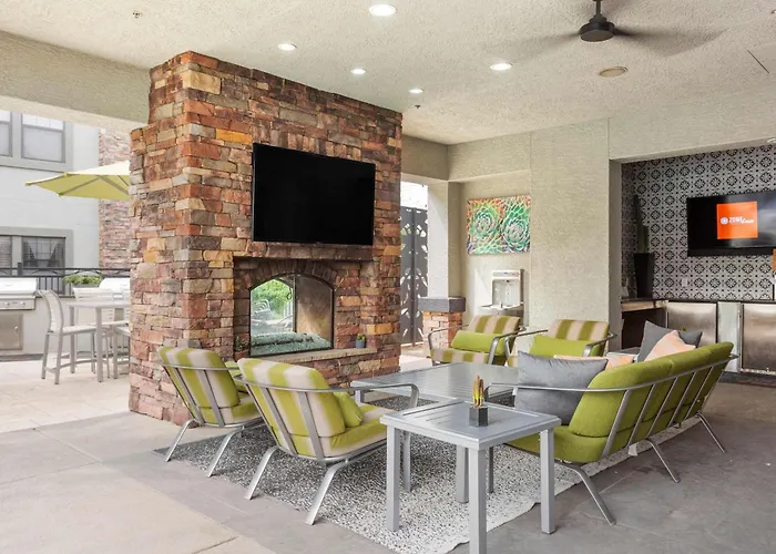 Cozysuites By The Stadium With Pool 20 Apartment Glendale