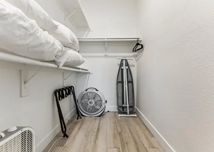 Cozysuites By The Stadium With Pool 20