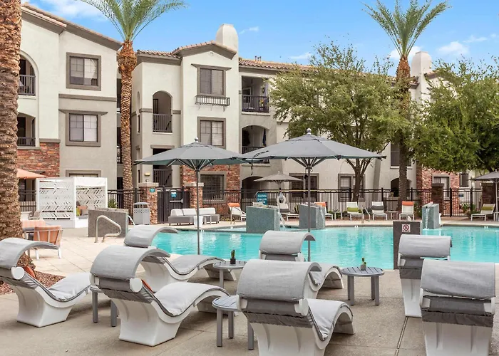 Cozysuites By The Stadium With Pool 20 Glendale