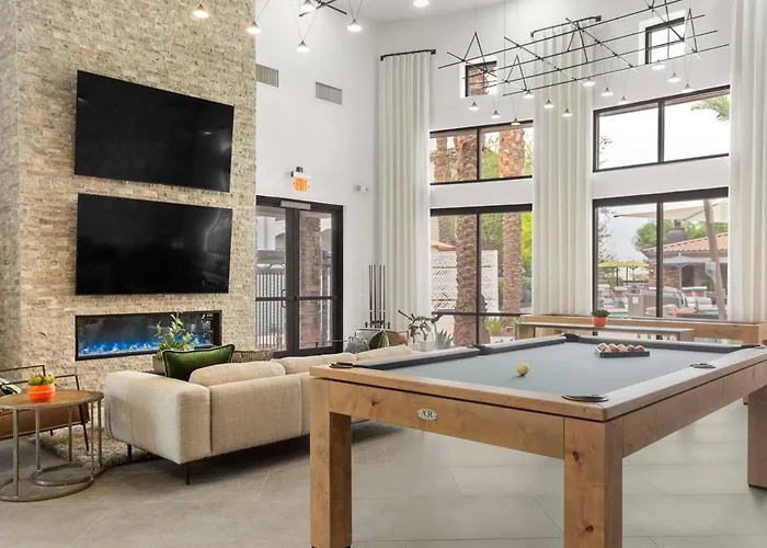 Cozysuites By The Stadium With Pool 20