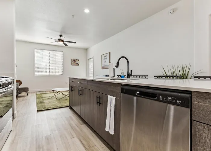 Apartment Cozysuites By The Stadium With Pool 20