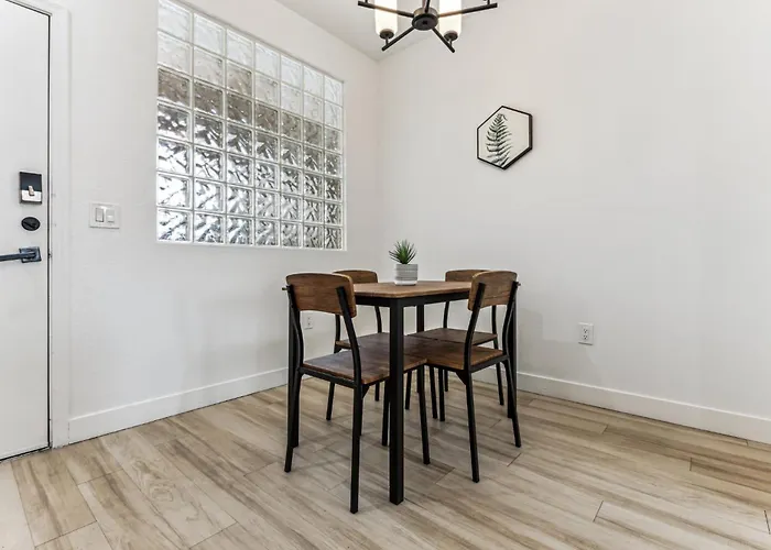 Cozysuites By The Stadium With Pool 20 Glendale
