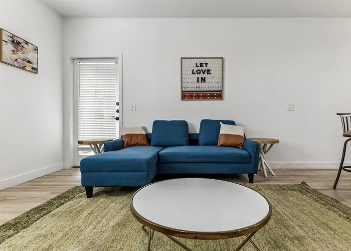 Cozysuites By The Stadium With Pool 20 *