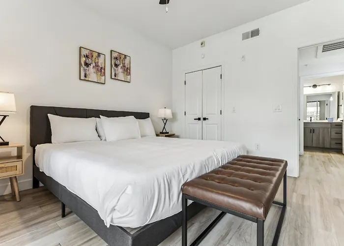 Cozysuites By The Stadium With Pool 20 Glendale